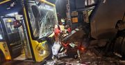 Bytom: Autobus miejski wjechał w osobówkę, a następnie w śmieciarkę. Cztery osoby zostały ranne
