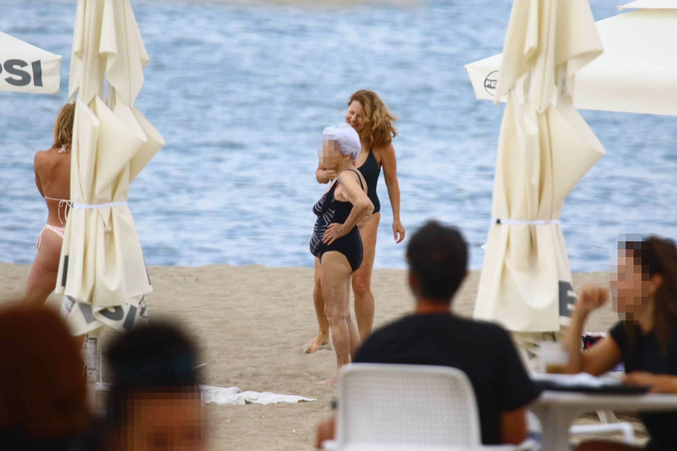 Ewa Skibińska na plaży 