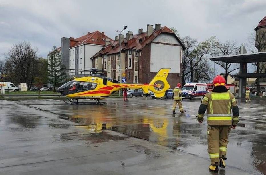 Tarnowskie Góry. Helikopter LPR przetransportował 18-latkę do szpitala. 