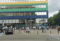 Warszawa. Zamieszanie przed urzędem skarbowym