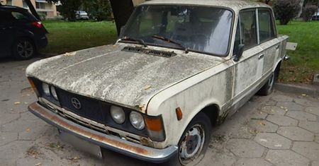 Odholowali zabytek w Łodzi. "Był wrak i już nie ma"
