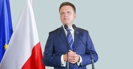"Wbiję ci sztylet w serce". Trzęsienie ziemi w partii Hołowni