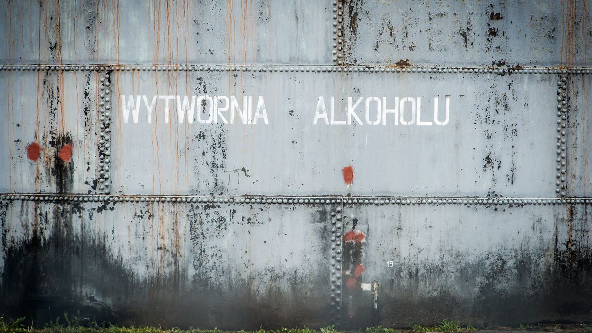 Wytw�rnia Alkoholu w Che�m�y
Tytus �mijewski
alkohol etylowy, bezrobocie, Bioetanol AEG sp. z o.o. w Che�m�y, interpretacja przepis�w, Izba Celna, Ministerstwo Finans�w, podatek, praca, producenta alkoholu etylowego, prywatna sp�ka, siedziba firma, Wytw�rnia Alkoholu, zamkni�cie produkcji, zwolnienia