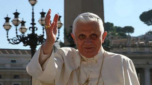 "Internet otępia młodych ludzi". Dlaczego papież XXI wieku nie lubi Sieci? 1