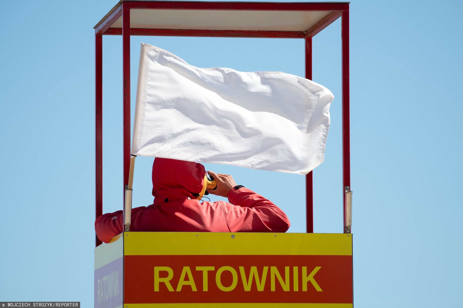 Nagle zniknął pod wodą. 18-latek utonął na strzeżonym kąpielisku
