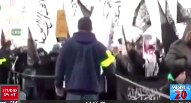 37 skarg do KRRiT na antyimigrancki materiał w TVP Info, zawieszono wydawcę „Minęła dwudziesta”