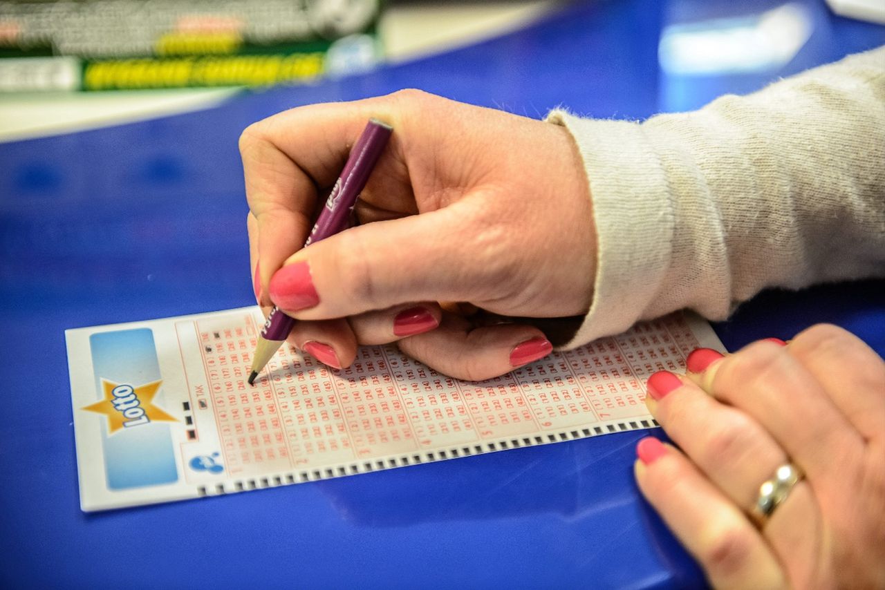 Padły "szóstki" w Lotto. Dwie osoby zgarnęły fortunę