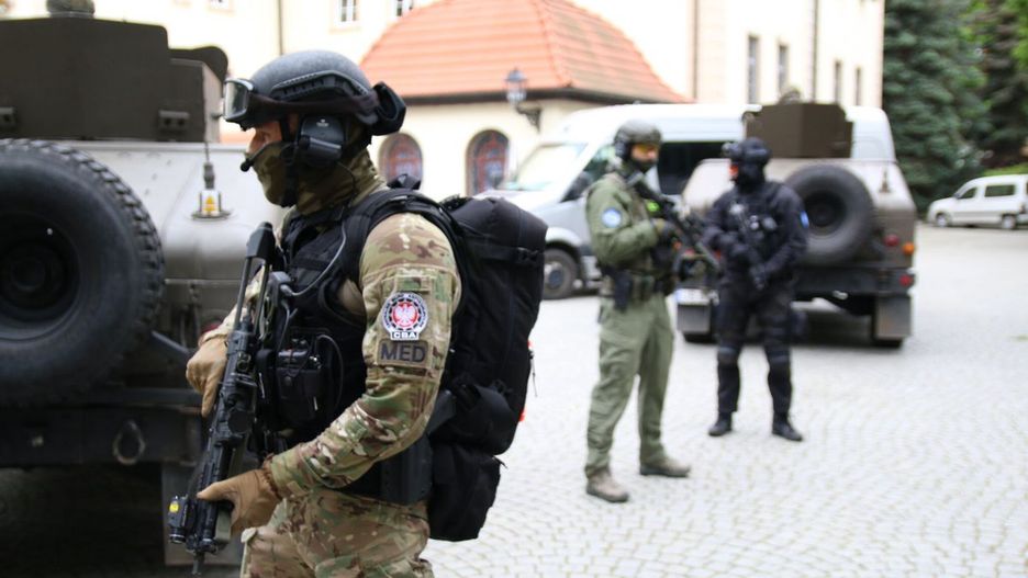 Zatrzymano osoby wyłudzające VAT