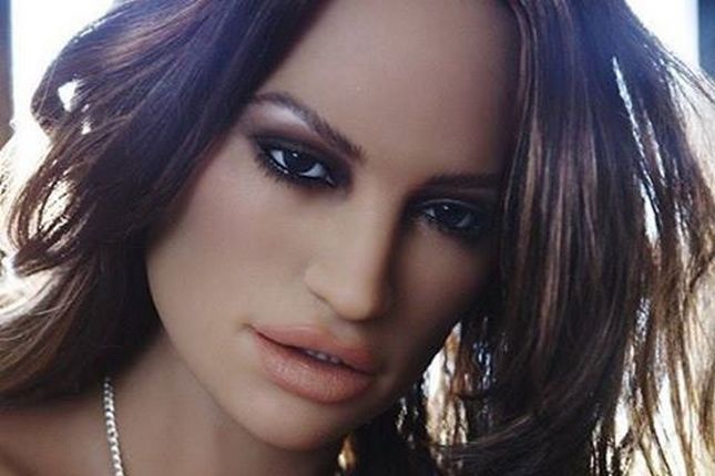 Najpiękniejsze androidy świata to maszyny do seksu. Kim jest twórca kuszących fembotów? 10