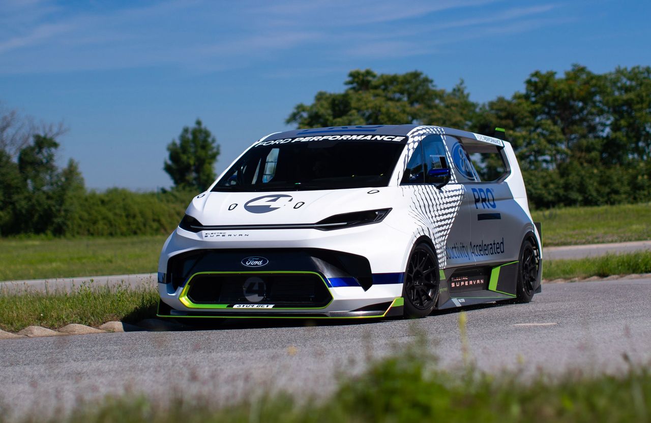 Ford Pro Electric to SuperVan naszych czasów. Robi setkę w mniej niż dwie sekundy