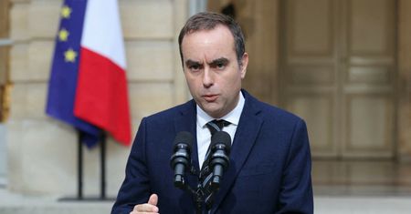 Premier Francji podał się do dymisji