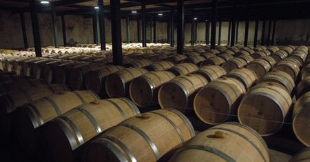 Hiszpania zniszczy 40 mln litrów wina. Uruchomi "kryzysową destylację"