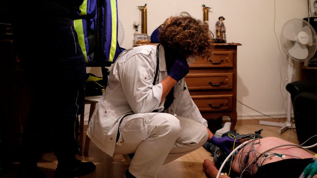 Emergency department, samu 80
Support by private paramedics and SMUR teams from Abbeville, emergency doctor, State-certified nurse anesthetist (IADE) and paramedic of a person who has suffered a heart attack. Intervention at night at home. Diagnosis and care (cardiac massage, adrenaline injection, electrocardiogram, oxygenation. Carried out by the SMUR teams and transfer of the patient to the hospital for treatment by the emergency service teams. (Photo by: BSIP/Education Images/Universal Images Group via Getty Images)
BSIP
ambulance driver, cardiac massage, diagnostic, ecg, emergency ambulance service, emergency services, er doctor, examination, health, home, hospital hygiene, injection, intervention, mask, medical examination, nurse anesthesist, rems, team, transfer, treatment