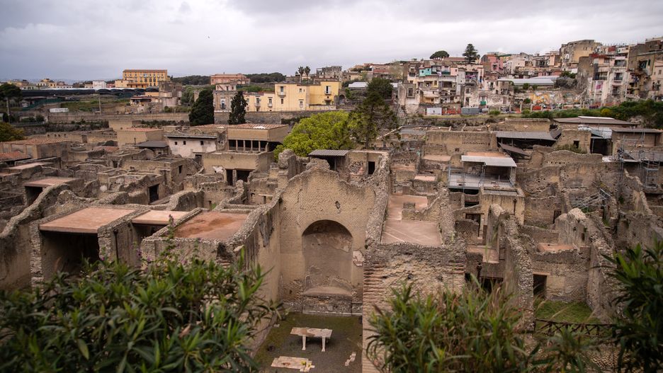 Park Archeologiczny Herculaneum to pozostałości miasta Pompeje, zniszczonego erupcją Wezuwiusza w 79 roku naszej ery  