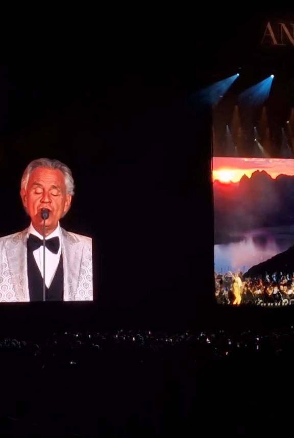 Julia Wieniawa i Andrea Bocelli na jednej scenie
