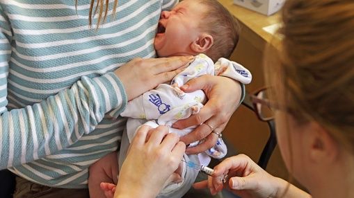 Szczepionka na COVID-19. WHO informuje o możliwych skutkach ubocznych