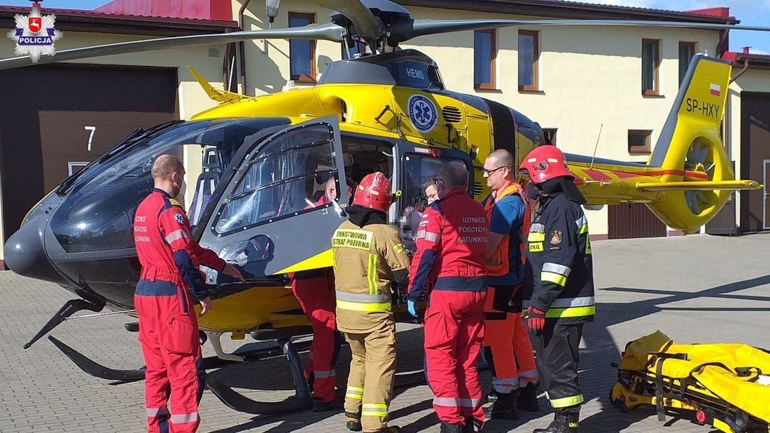 Mężczyzna palił się na klatce schodowej