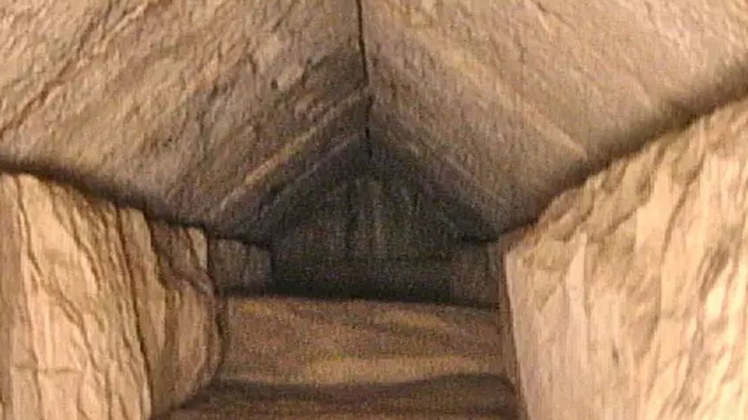 Sensacyjne odkrycie w pobliżu piramidy Cheopsa miało miejsce w marcu