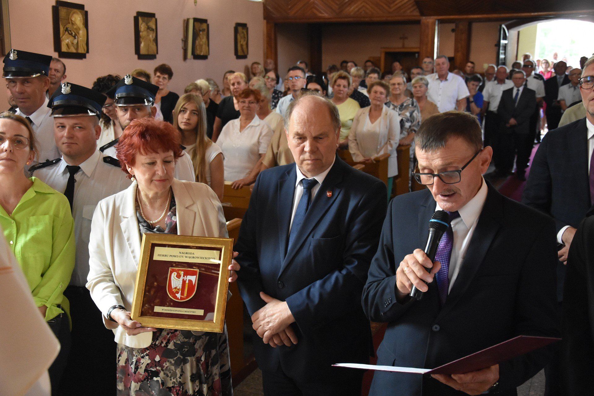 Rada Powiatu Wągrowieckiego przyznała duchownemu Nagrodę Herbu Powiatu Wągrowieckiego