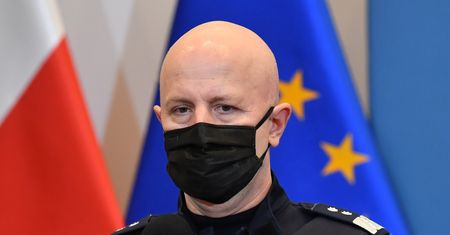 Koronawirus. Od soboty surowsze obostrzenia. Policja zapowiada, że nie będzie taryfy ulgowej