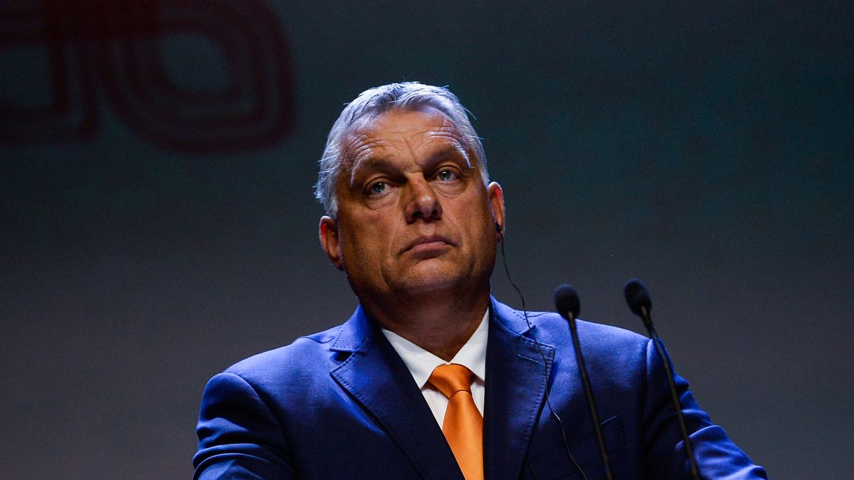 Premier Węgier Viktor Orban ogłosił wprowadzenie godziny policyjnej
