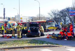 Bmw wbiło się w autobus. "Odeszli wspaniali, młodzi ludzie"