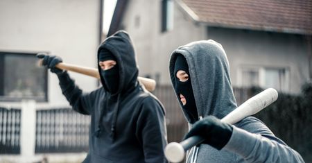 Urzędniczka pobita w Chrzanowie. Bandyci użyli kijów bejsbolowych