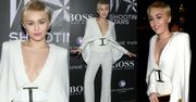 "Elegancka" Miley w białym kombinezonie... (ZDJĘCIA)