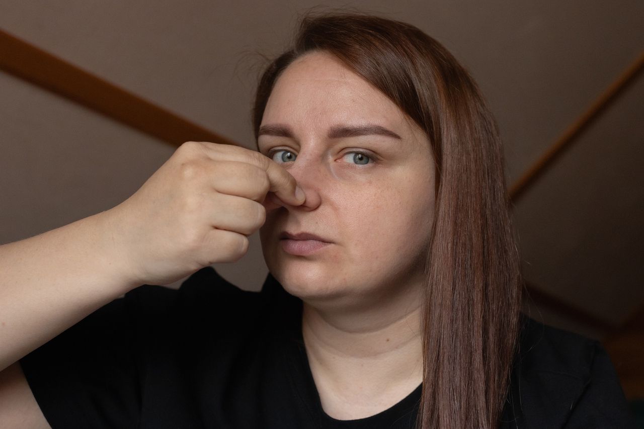 Specyficzny zapach. Może ostrzegać o raku płuc, wątroby, nerek