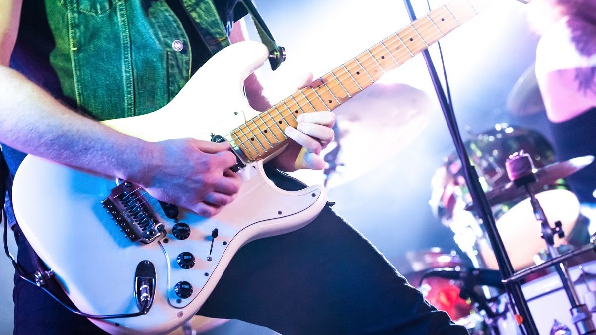 Gitarzysta rockowy z depositphotos