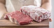 Często używasz mrożonego mięsa? Przy rozmrażaniu pamiętaj o jednym, a będzie jak świeże