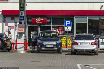 Zmiany na stacjach paliw. Tańsze tankowanie w majówkę