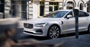 Volvo S90 T8 eAWD – czy luksusowa limuzyna musi mieć duży silnik?