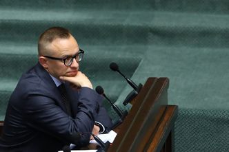 Złoty na czerwono. Zdaniem Artura Sobonia nasza waluta "nie słabnie"