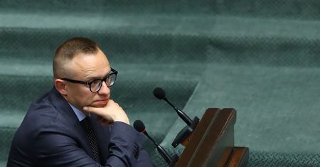 Złoty na czerwono. Zdaniem Artura Sobonia nasza waluta "nie słabnie"