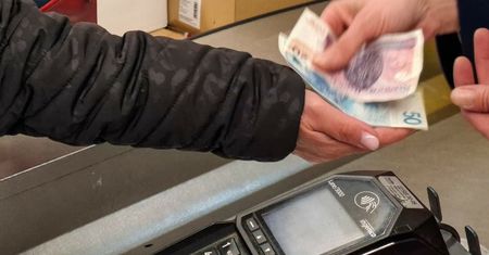 Sklep może odmówić płatności gotówką? Ministerstwo zabiera głos