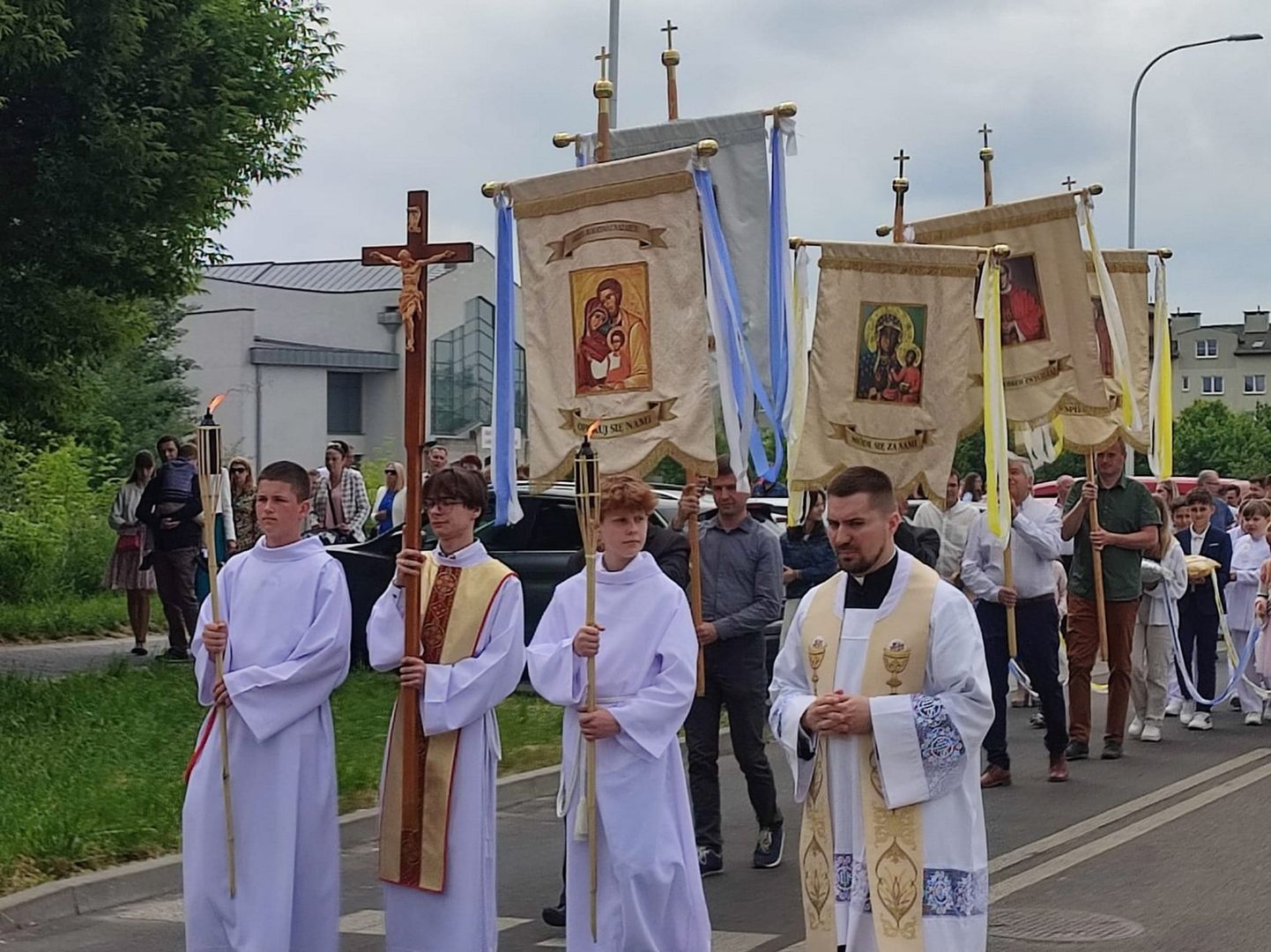 Fajerwerki na parafialnym festynie. "Za pieniądze parafian"