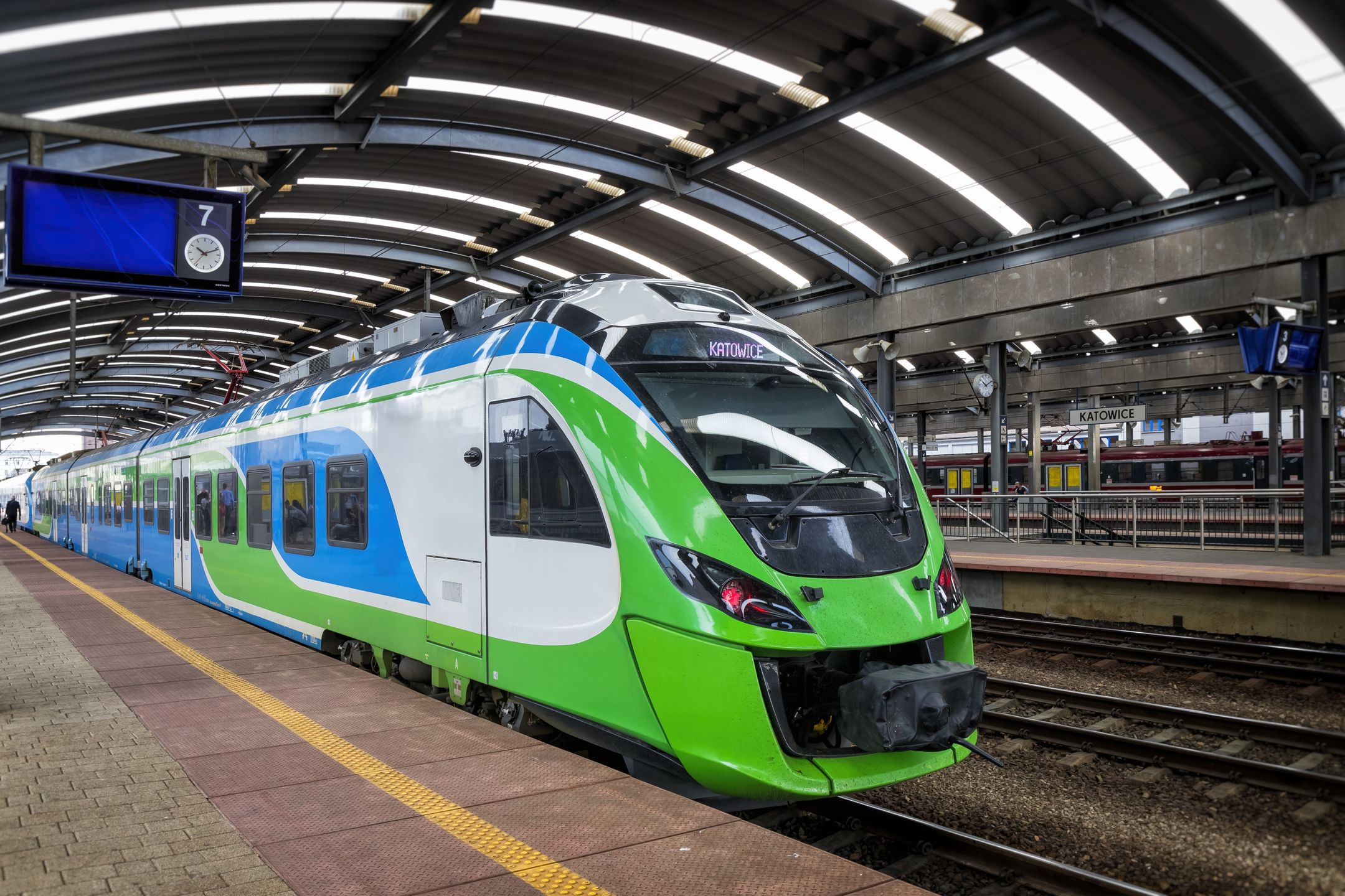 Nowy rozkład na kolei. Niektóre pociągi przyspieszą