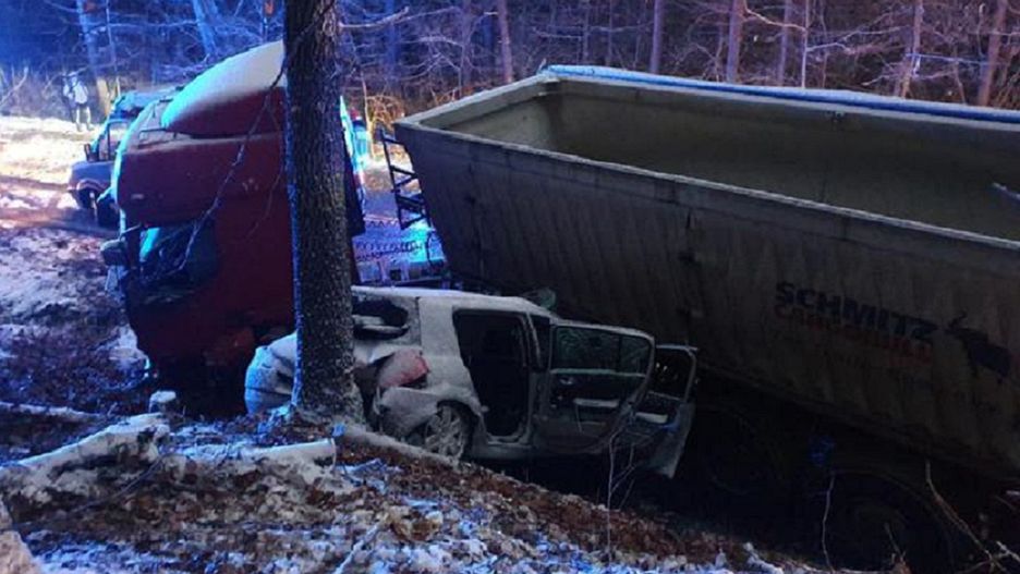 Tragiczny wypadek pod Starachowicami. (KP PSP Starachowice)