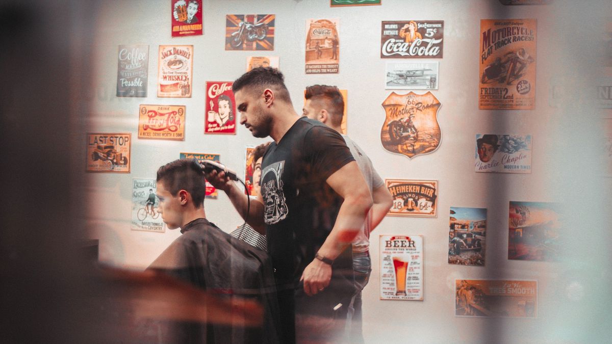 Od połowy marca wielu ludzi nie ma żadnych źródeł dochodu. Postojowe ma im w jakimś stopniu pomóc