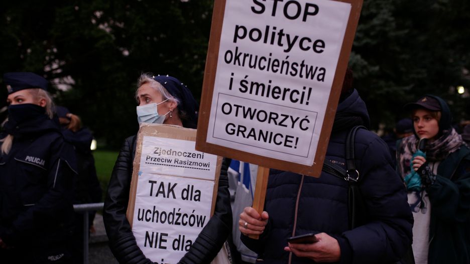 Protest przeciwko wprowadzeniu i przedłużeniu stanu wyjątkowego na granicy z Białorusią 