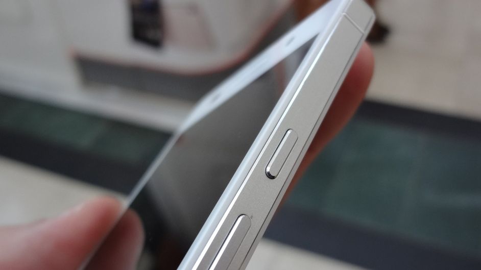 Już niedługo tylko Samsung i LG zostaną przy plastiku? 1