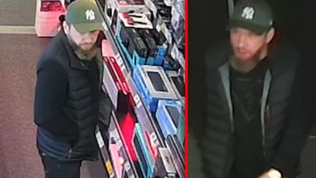 Mężczyzna w czapce przyłapany. Wstyd, jak się zachował