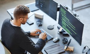 AI miała zwolnić informatyków. Stało się coś zupełnie innego