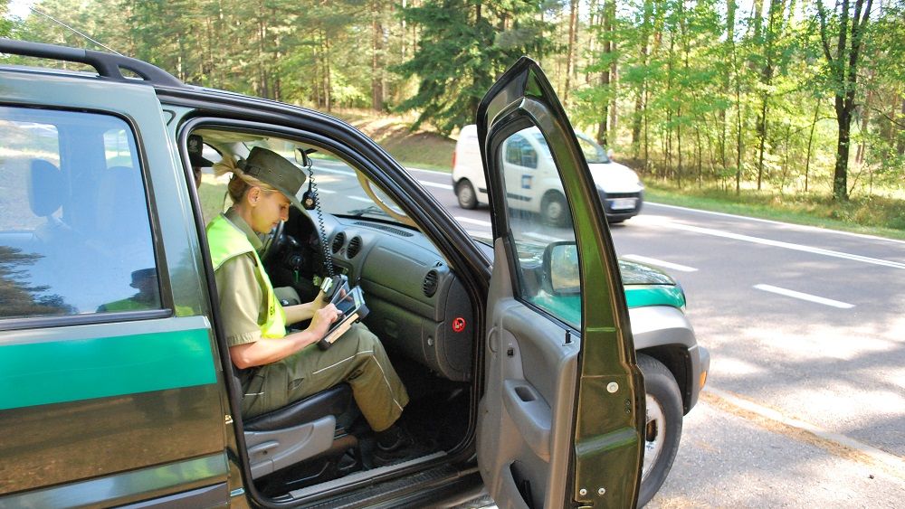 Na granicach nie ma stałych kontroli przekraczających je osób. Można jednak spodziewać się zainteresowania ze strony służb.
