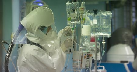 Zakażone Omikronem małżeństwo okłamało władze? Narazili prawie 90 osób