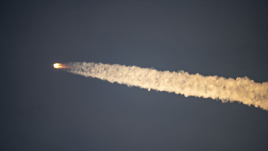 WENCHANG, CHINA - DECEMBER 16: A Long March-5B rocket with Yuanzheng-2 upper stage blasts off from the Wenchang Spacecraft Launch Site on December 16, 2024 in Wenchang, Hainan Province of China. A Long March 5B with a Yuanzheng-2 upper stage lifted off from Wenchang Satellite Launch Center, carrying the first group of satellites for China's national Guowang ("national net") megaconstellation. (Photo by Meng Zhongde/VCG via Getty Images)
