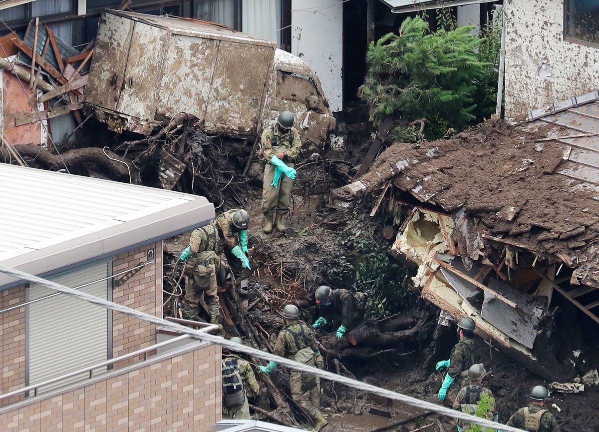 Japonia zmaga się z intensywnymi opadami