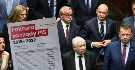 Wystawił fakturę na 318 mld zł. Spójrzcie, kto jest odbiorcą