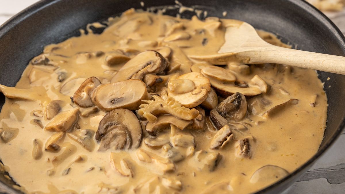 Sosu pieczarkowego nie zabielam śmietaną